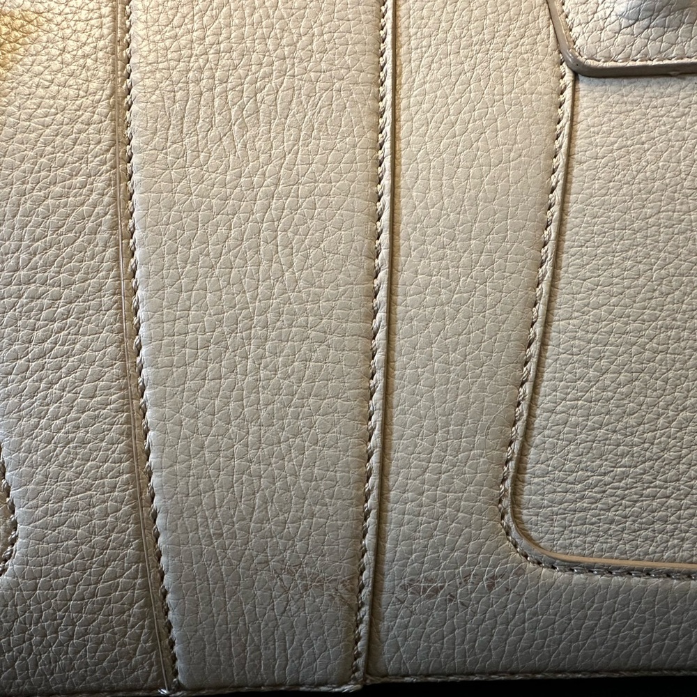 🦋Escada Handbag - Picture 12 of 12